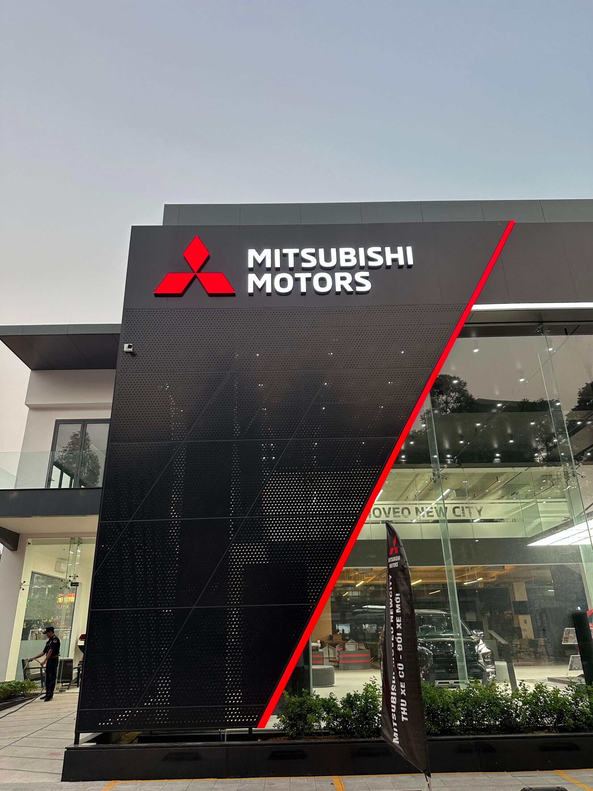 Mitsubishi Motors Thành Phố Mới Bình Dương: Đại lý 3S hiện đại, tiện nghi